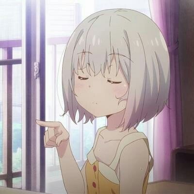 女表演者艺术展上半裸倒挂当钟锤